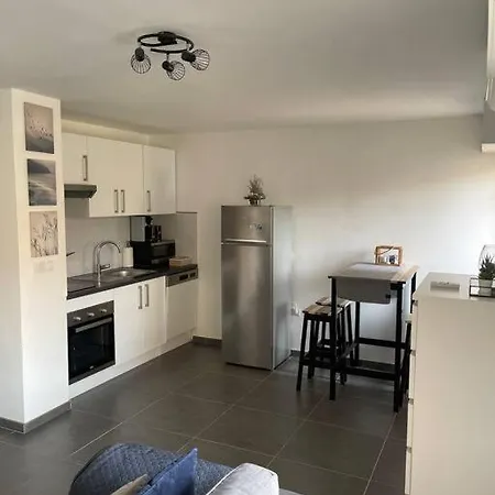 Apartament Proche Et Centre 2 Pieces Wifi&clim